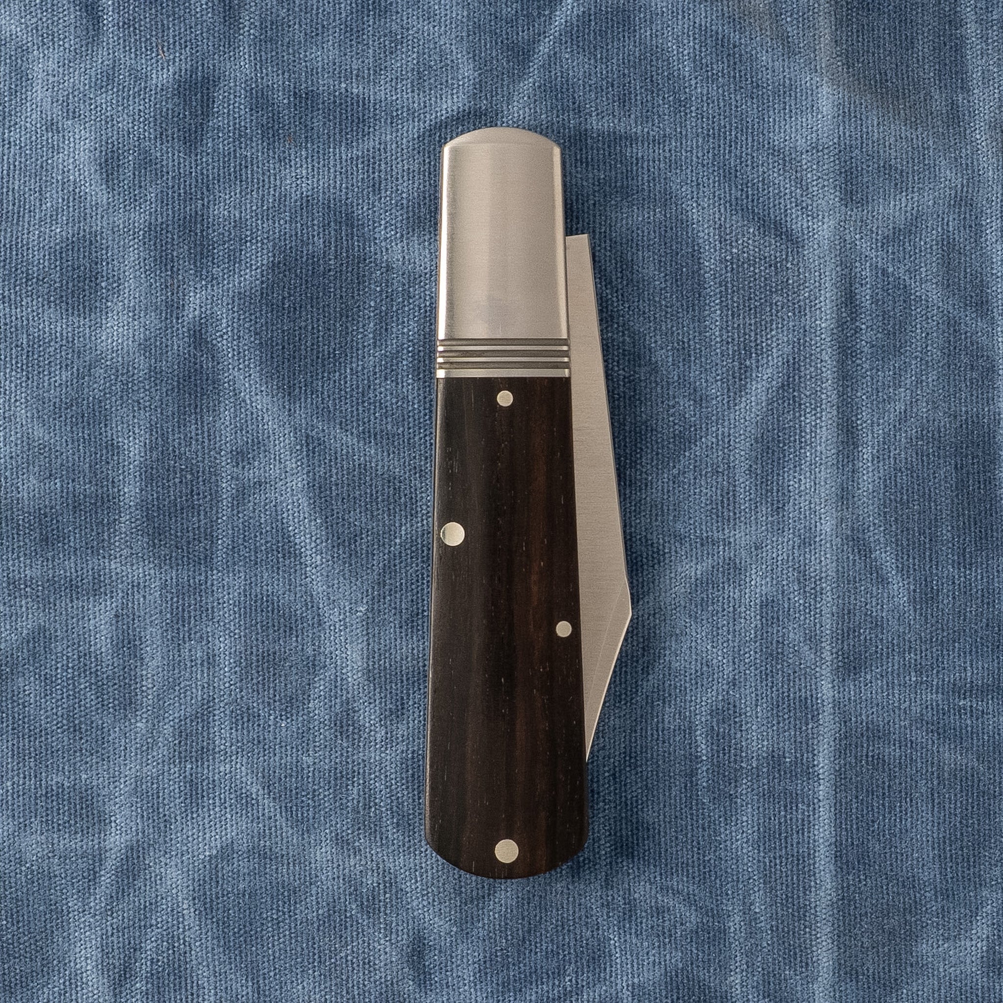 GATEWAY BARLOW - EBONY WOOD