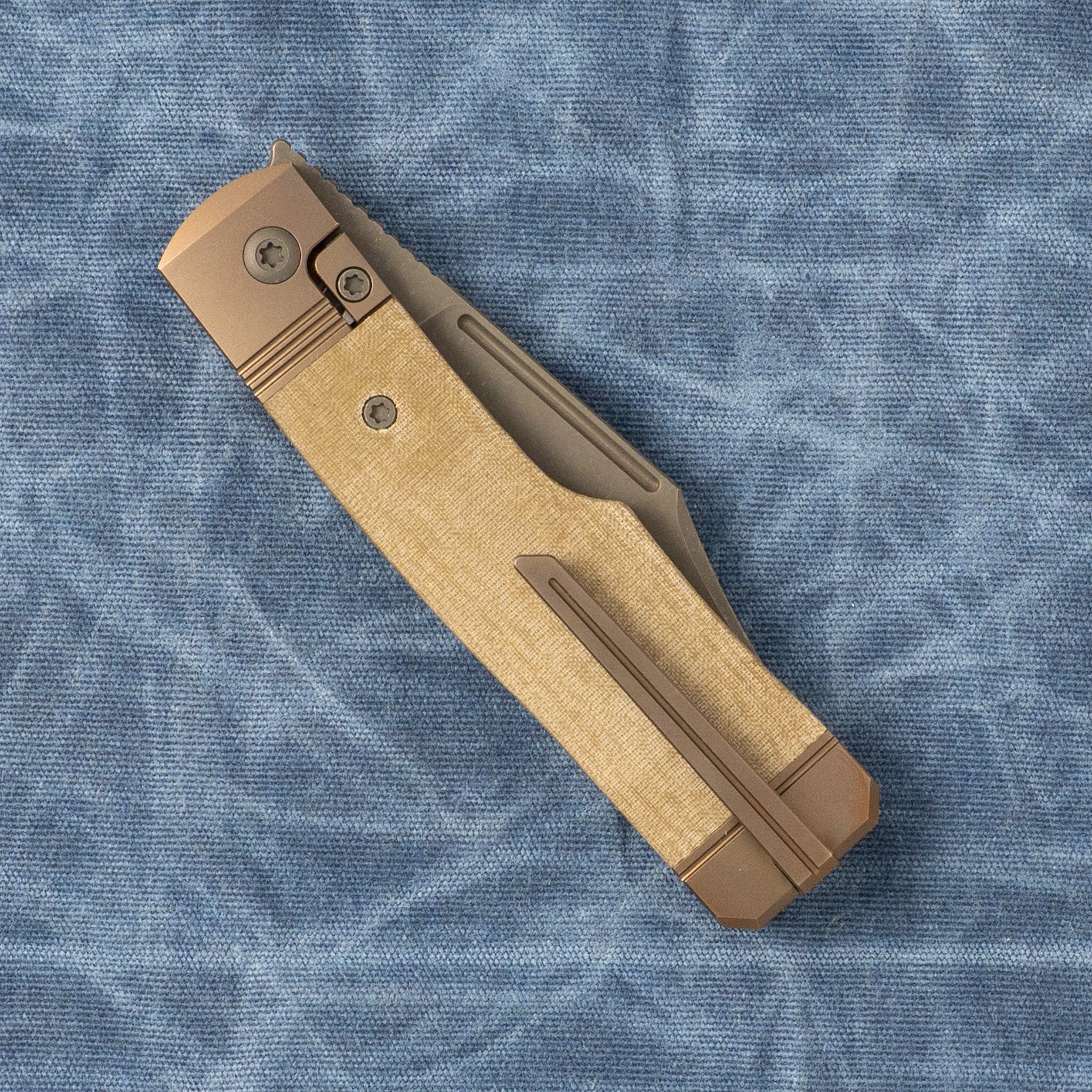 GUNSLINGER JACK - GREEN LINEN MICARTA