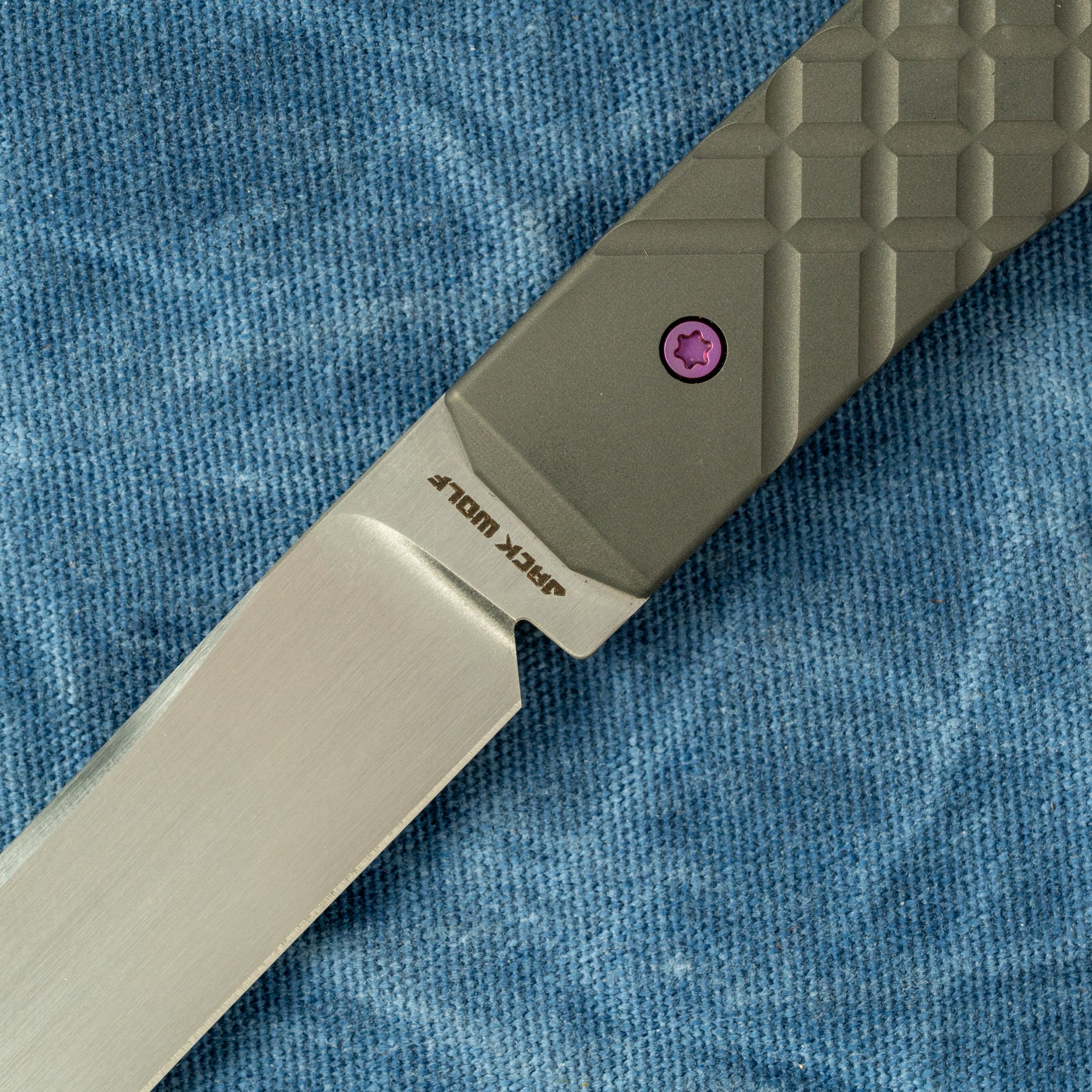 PIONEER FIXEDC - TITANIUM CROSS HATCH 2 HAND SATIN