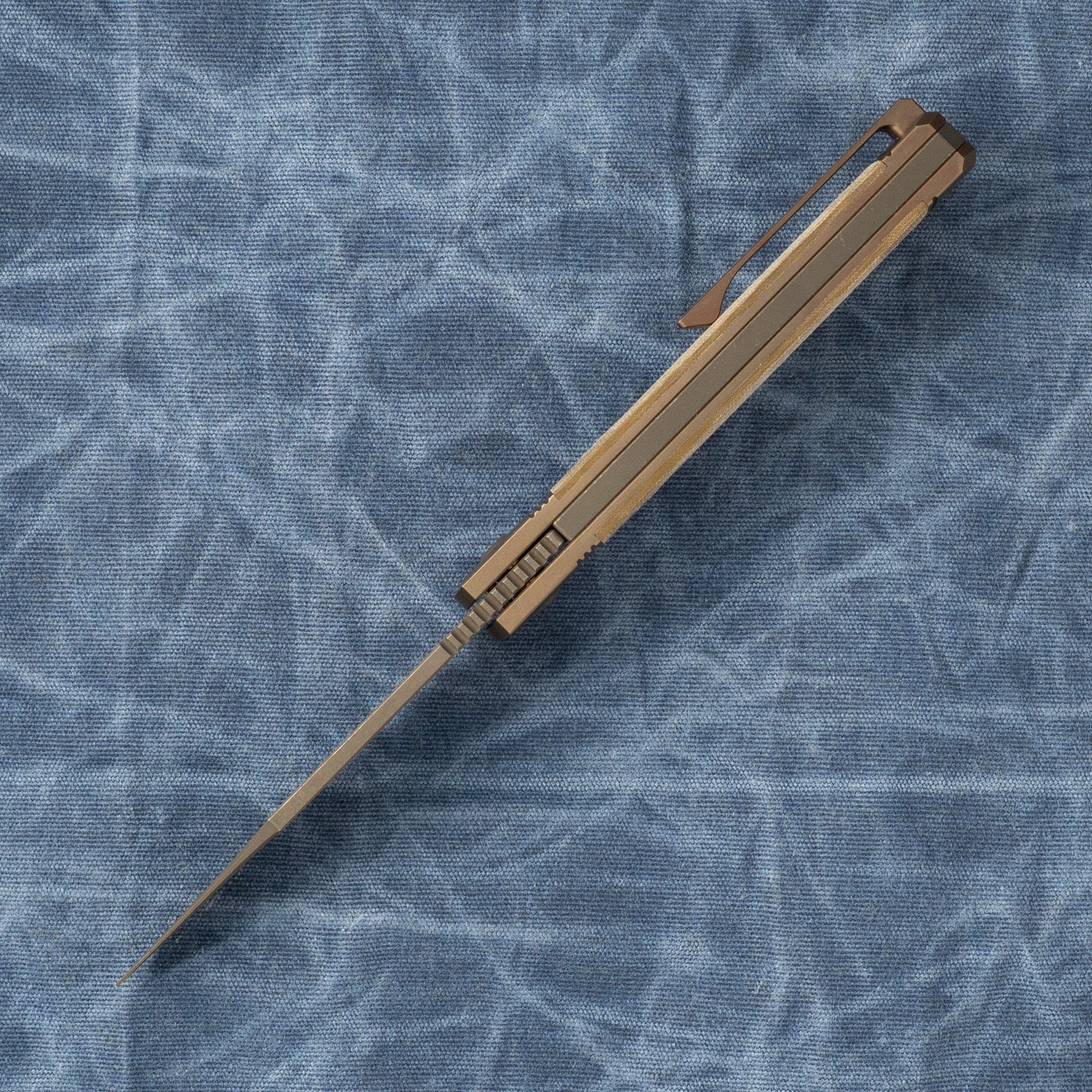 GUNSLINGER JACK - GREEN LINEN MICARTA